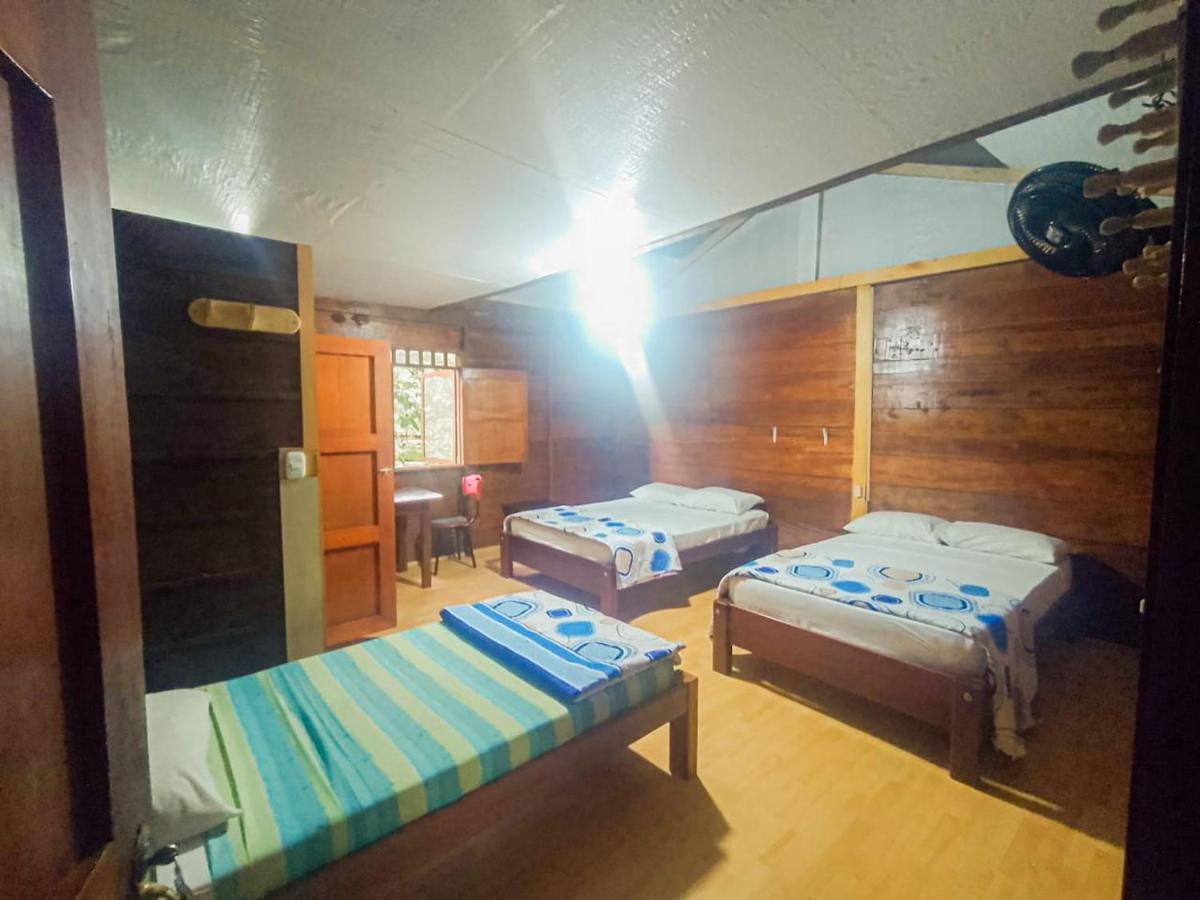 Hostal Cano Nevera La Macarena Exterior photo