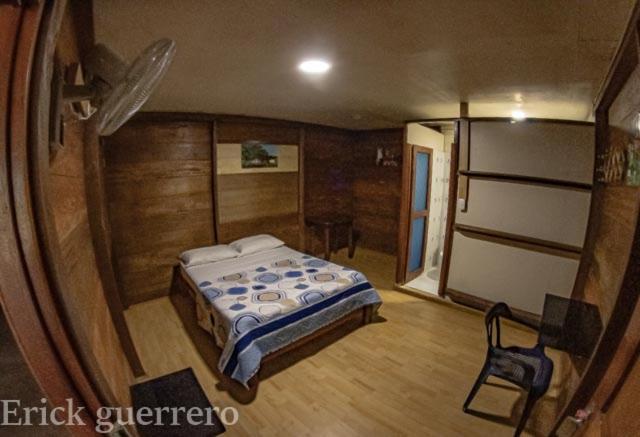 Hostal Cano Nevera La Macarena Exterior photo
